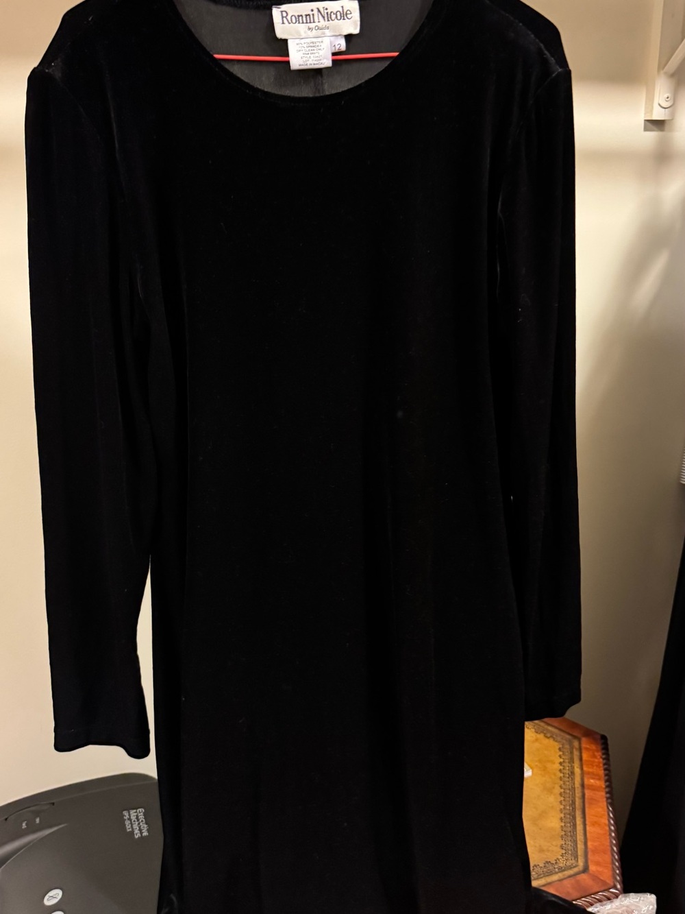 Ronni Nicole Black Velvet Long Sleeve Crewneck Dress